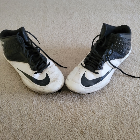 Nike football cleats - Picture 1 of 4
